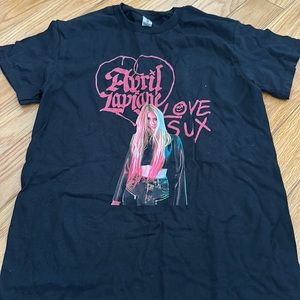 Avril Lavigne Graphic Tee